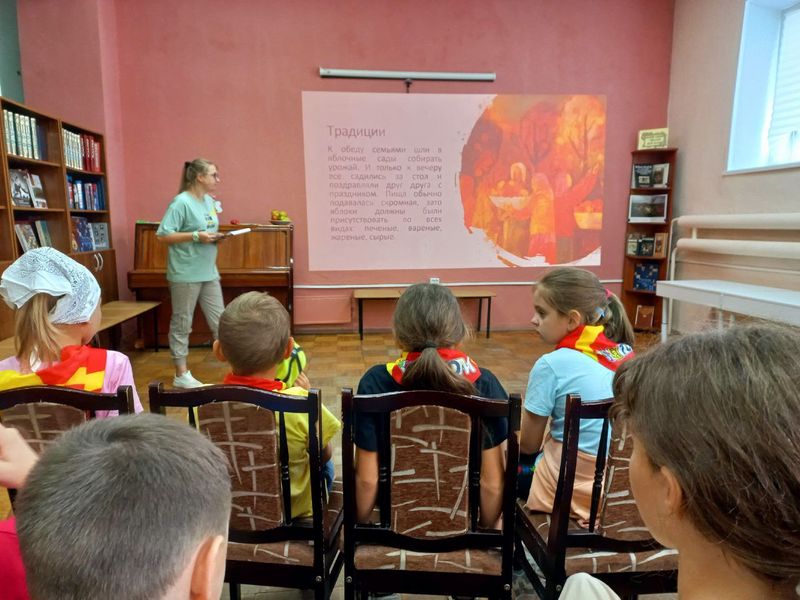 В Рузской библиотеке – фольклорные посиделки к Яблочному спасу