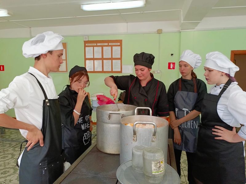 Тучковские студенты подготовили угощение  для участников СВО