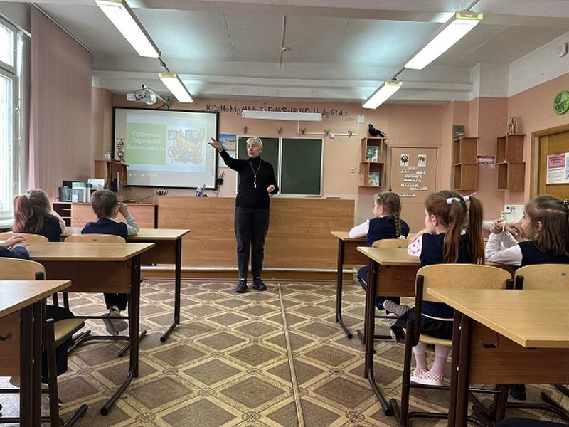 Нововолковские школьники узнали историю светофора