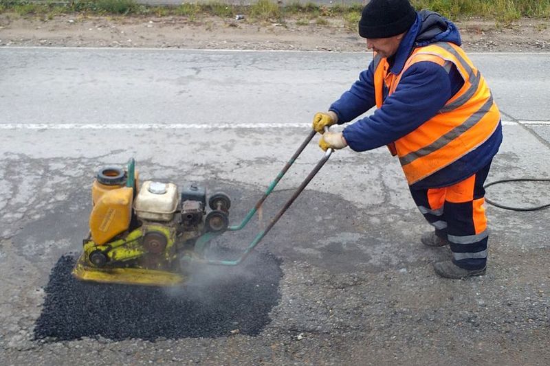 В Рузском округе ликвидируют ямы на дорогах