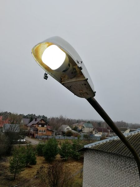 В Рузском округе меняют лампы в фонарях 