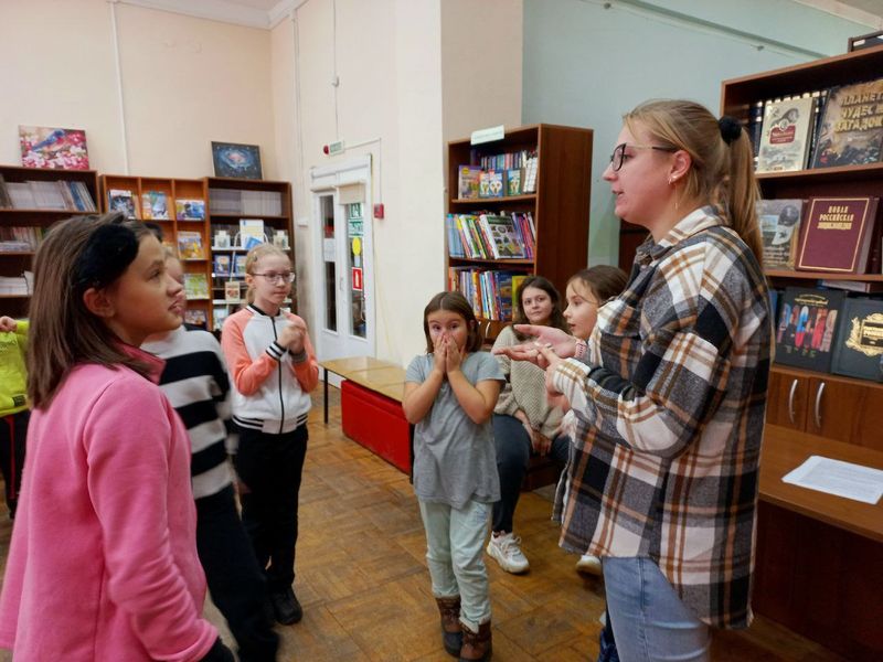 Рузская библиотека не дает школьникам скучать на каникулах