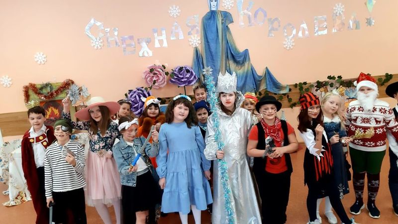 Дороховские школьники показали новогодний спектакль