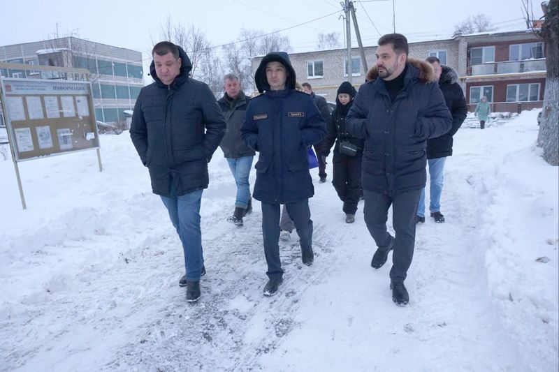 Николай Пархоменко проинспектировал уборку снега в Покровском