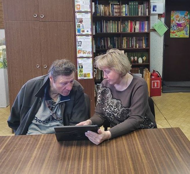 Пенсионеры Поречья с увлечением обучаются компьютерной грамотности 