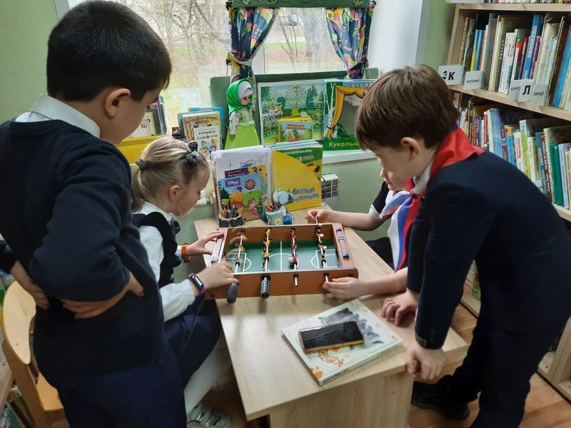 В Тучковской библиотеке играли, читали и просто общались