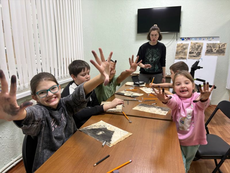 Тучковские ребята посвятили свои рисунки ценности мира