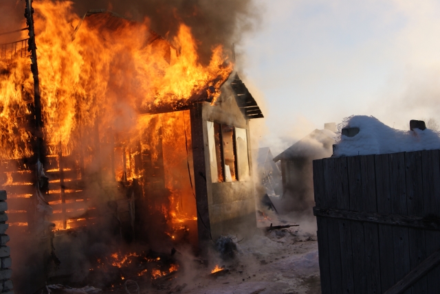 В СНТ Солнышко сгорел частный дом 