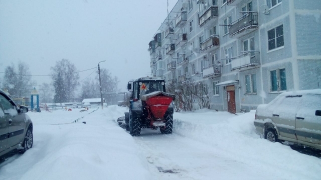 Максим Тарханов поручил ликвидировать последствия снегопада к 8 марта