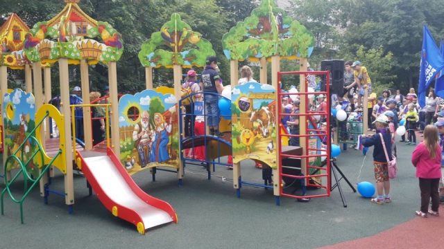 В Московской области реализуется масштабная программа по строительству и ремонту современных детских игровых площадок