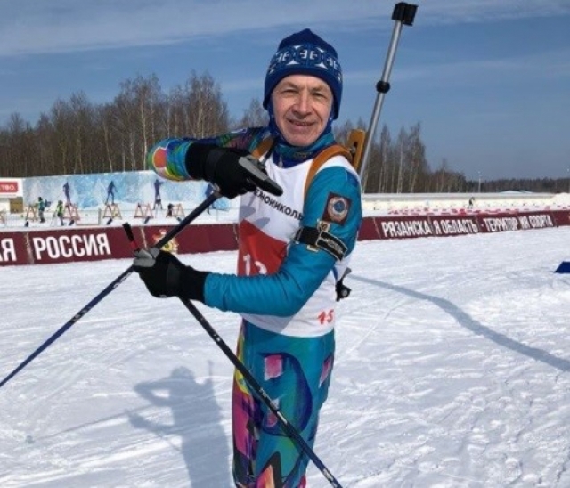 Максим Тарханов поздравил жителя Рузского округа с победой на соревнованиях по биатлону