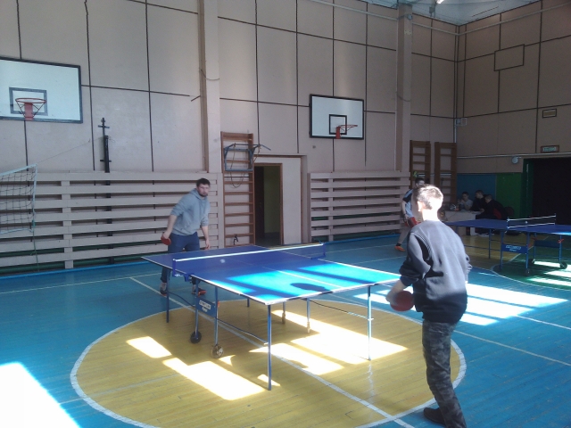 В открытом первенстве по настольному теннису в Волковском школе приняли участие 20 спортсменов