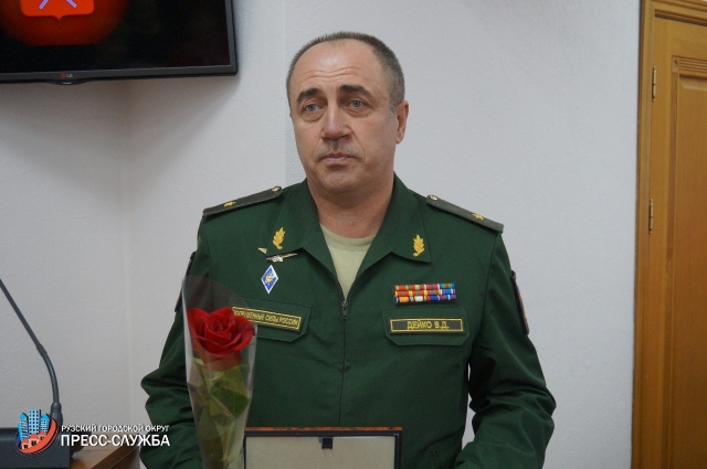 Максим Тарханов поблагодарил военного, спасшего жизнь жителю Рузского городского округа
