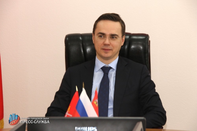 Максим Тарханов: «Члены Общественной возьмут под контроль качество ремонта дорог в округе»