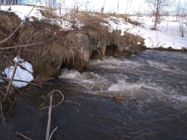 В Рузском округе паводком размыло мост