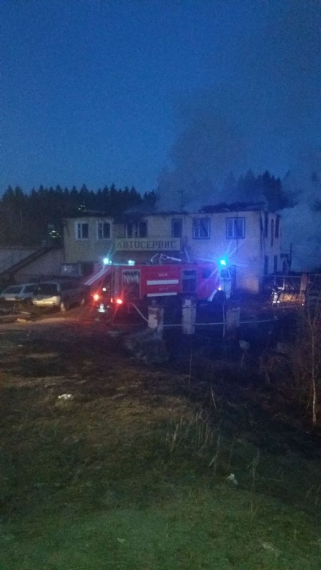 В пожаре в Рузском городском округе выгорел не только автосервис, но и придорожное кафе