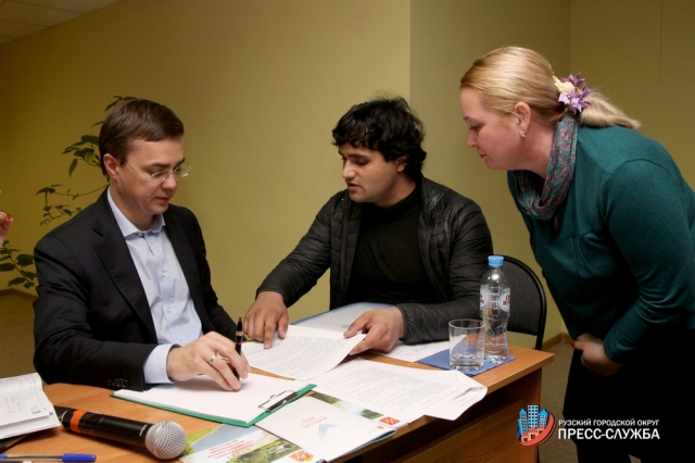  Максим Тарханов поручил провести повторное обследование дома в селе Покровское для его включения в программу капремонта