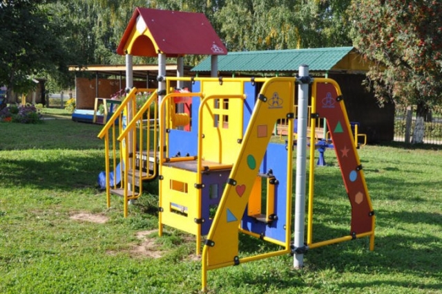 Детскую площадку в Тучкове привели в порядок