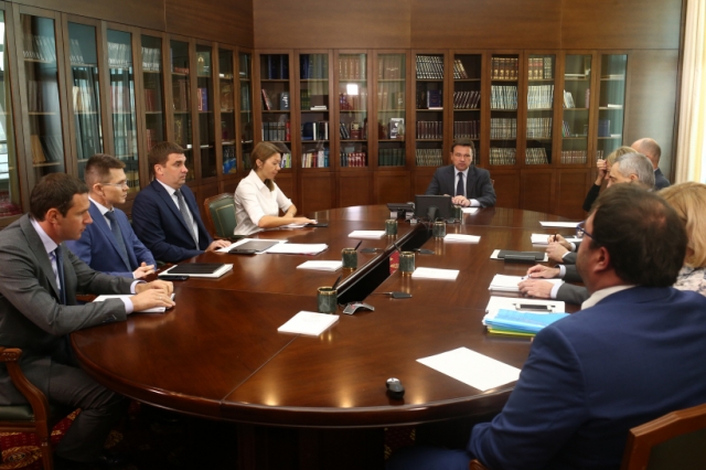 Губернатор обсудил начало учебного года с руководящим составом правительства Подмосковья