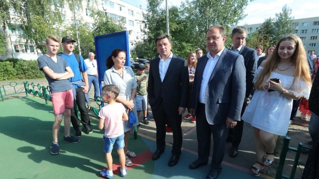 230 детских площадок по губернаторской программе установят в Подмосковье в 2018 году
