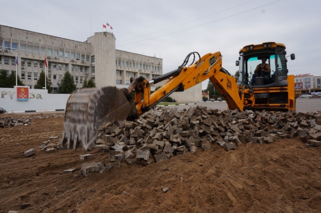 Масштабные работы по реконструкции центральной площади стартовали в Рузе
