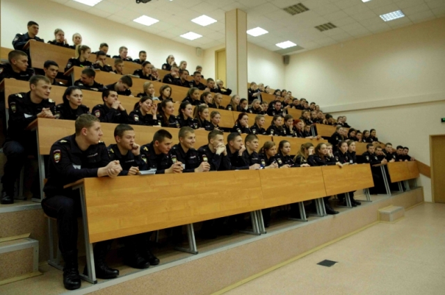Госавтоинспекция 15 батальона 1 полка ДПС проводит набор в государственные образовательные учреждения МВД России