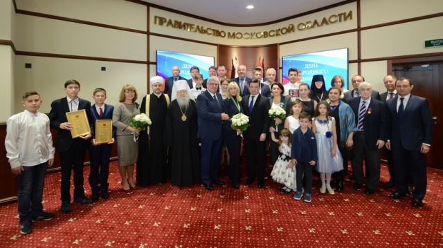Воробьев вручил награды выдающимся жителям Подмосковья и детям‑героям