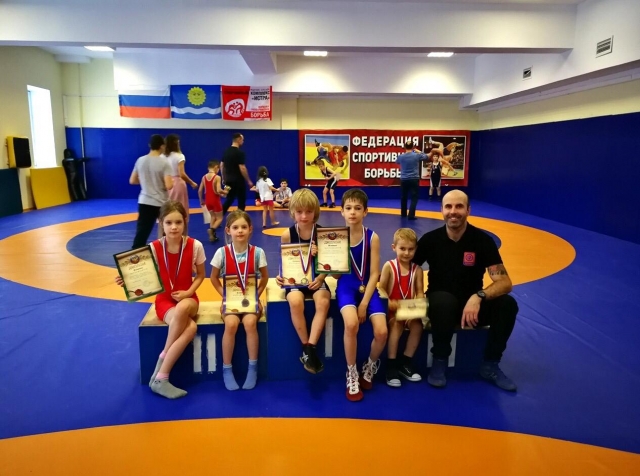 Юные спортсмены из Рузского городского округа привезли медали с соревнований по вольной борьбе