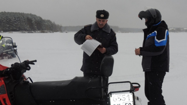 Инспекторы проверили 350 единиц техники в первый день операции «Снегоход-2019»