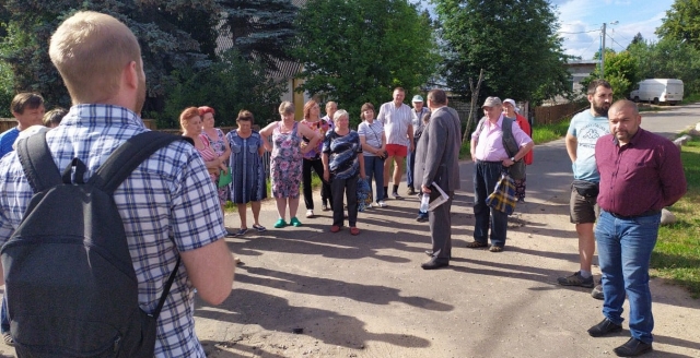 Жители Тучково обсудили перенос контейнерной площадки