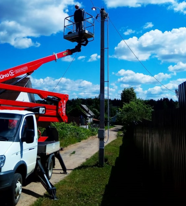 В Рузском округе продолжается ремонт уличных фонарей