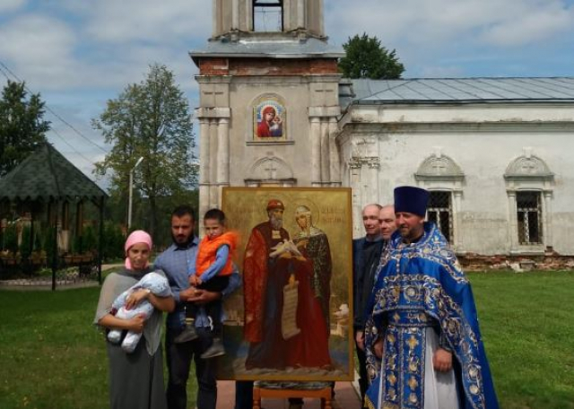 Икону святых Петра и Февронии подарили Брыньковскому храму