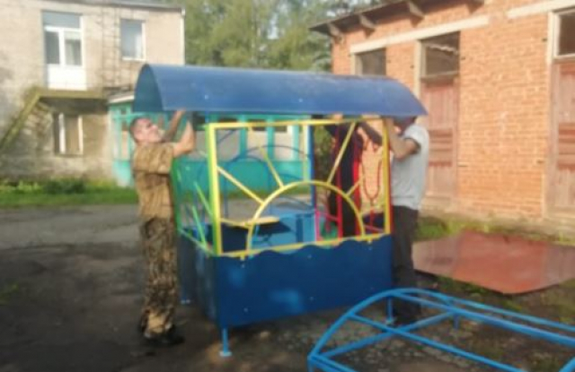 В Воробьевском детском саду благоустраивают территорию
