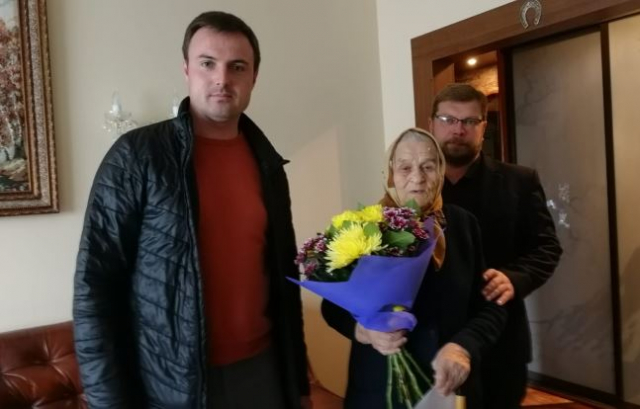 Жительницу Колюбакино поздравили с 95-летием