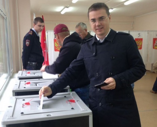 Одним из первых в Рузском районе проголосовал глава администрации - Руза24