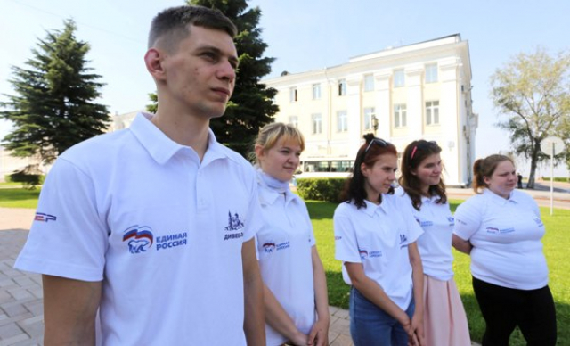«Единая Россия» поддержала создание в каждом федеральном округе учебных центров для волонтеров
