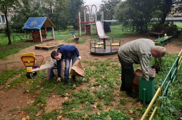 Детские и контейнерные площадки привели в порядок в Рузском округе