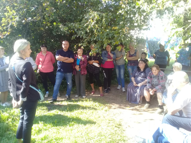 Переселение из авариного жилья обсудили с жителями Брикета