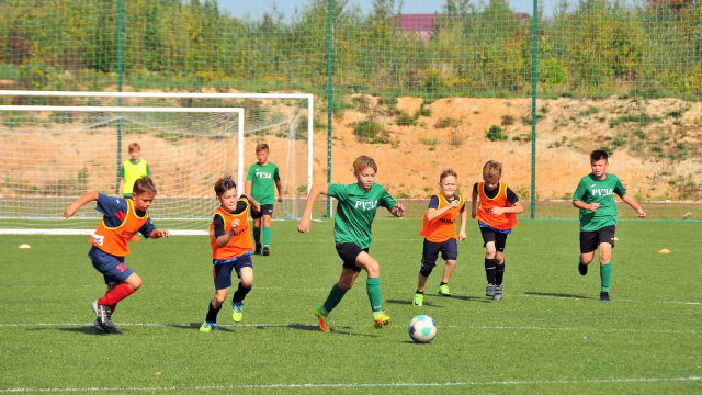 Кубок детско-юношеского турнира по футболу завоевала одна из рузских команд