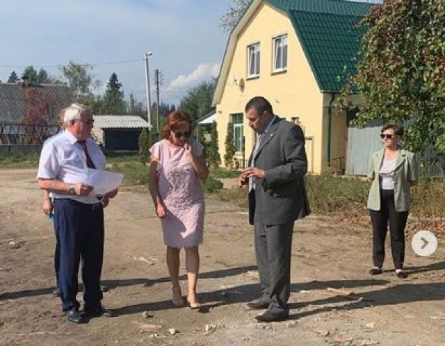 Татьяна Витушева осмотрела площадку под строительство тучковской школы