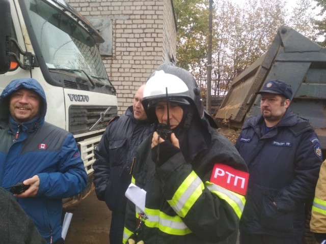 Тридцать пять спасателей провели тренировку в Тучково Рузского округа