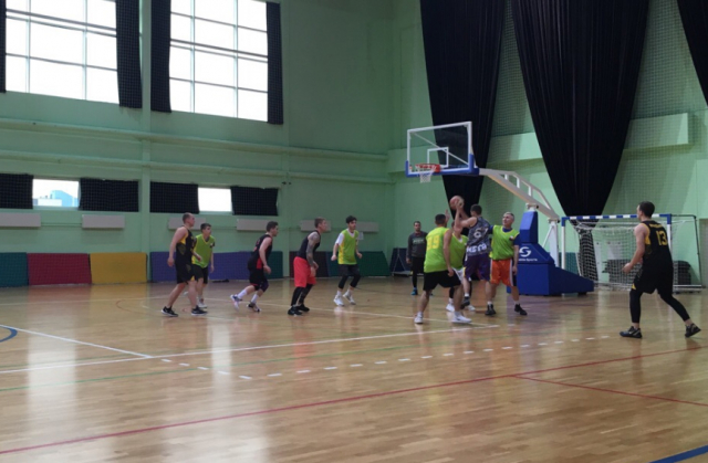 Открытый чемпионат по баскетболу проходит в Рузском округе