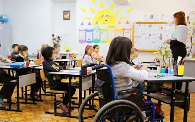 В Рузском округе 24 семьи, воспитывающие детей-инвалидов, получили ежегодную выплату