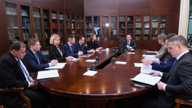 Губернатор обсудил реализацию госпрограмм на совещании с зампредами
