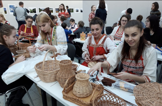 Ружане провели мастер-классы на фестивале «Первозданная Россия»
