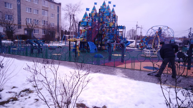 В Рузском округе стало чище на детских и контейнерных площадках
