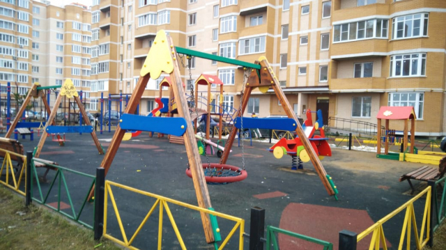 В Рузском округе приводят в порядок детские площадки