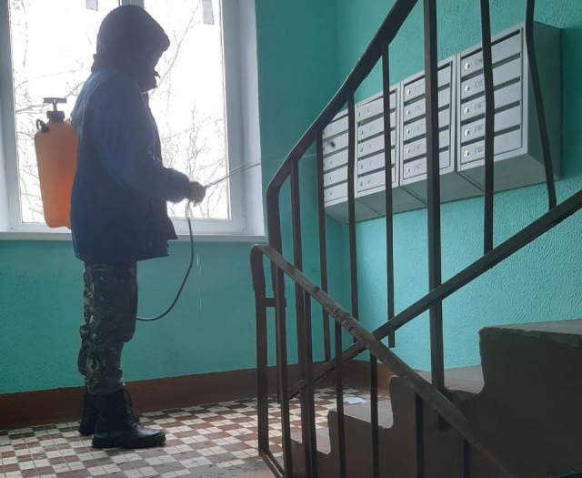 В Рузском округе проводится дезинфекция подъездов многоквартирных домов