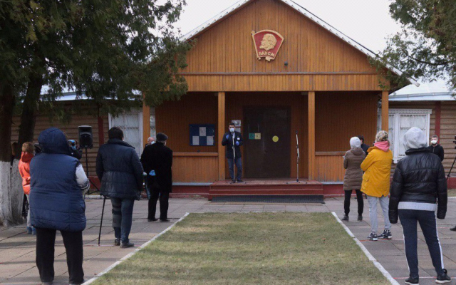 Глава Рузского округа встретился с жителями деревни Петрищево