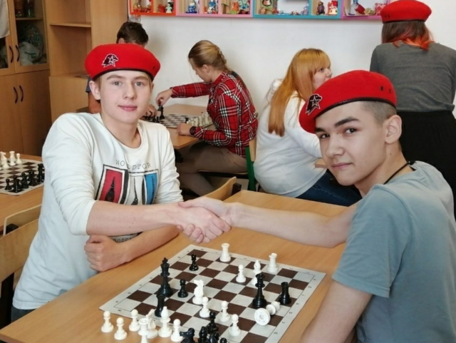 Рузских юнармейцев приглашают участвовать в шахматной «Зарнице»